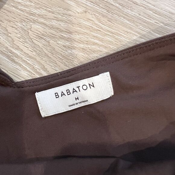 Babaton V Neck Active Bra Top-Size M - Picture 3 of 6